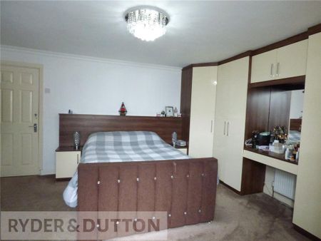2 bedroom end of terrace house to rent - Photo 2