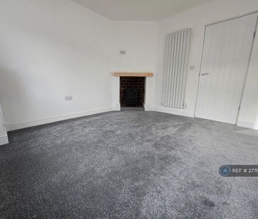 3 bedroom end of terrace house to rent - Photo 4
