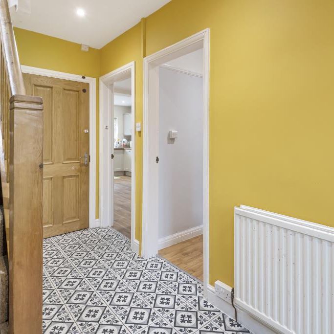 3 bedroom semi-detached house to rent - Photo 1