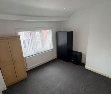 2 bedroom end of terrace house to rent - Photo 5