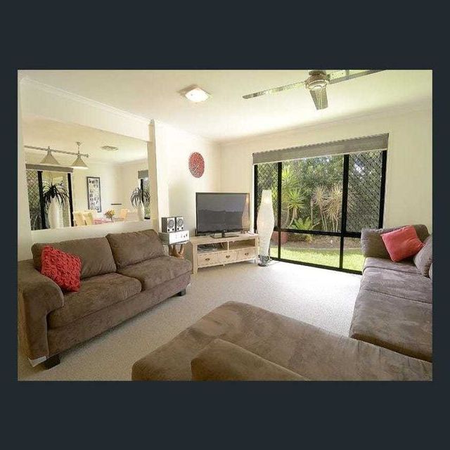 Spacious 4 Bedroom Family Home Plus Office/ Study! - Photo 1