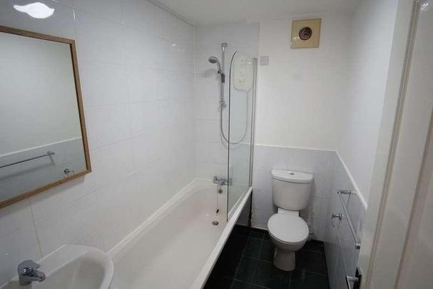 Newton Park Court, Leeds, LS7 - Photo 1