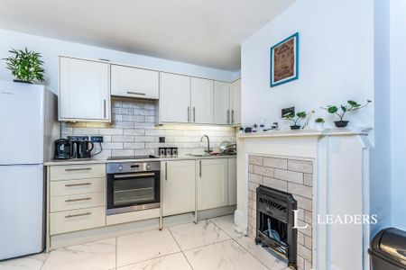 2 bedroom terraced house to rent - Photo 4