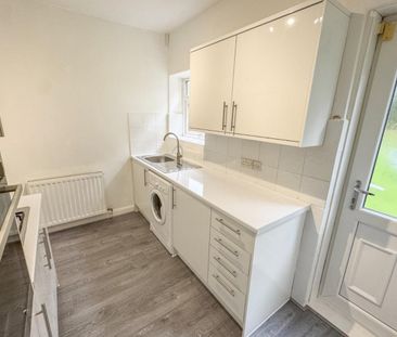 2 bedroom Flat To Let - Photo 6