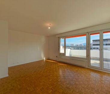 Charming through apartment in attic, with 2 terraces - Photo 5