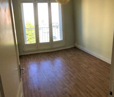 Location Appartement 5 pièces 97m² - Photo 5