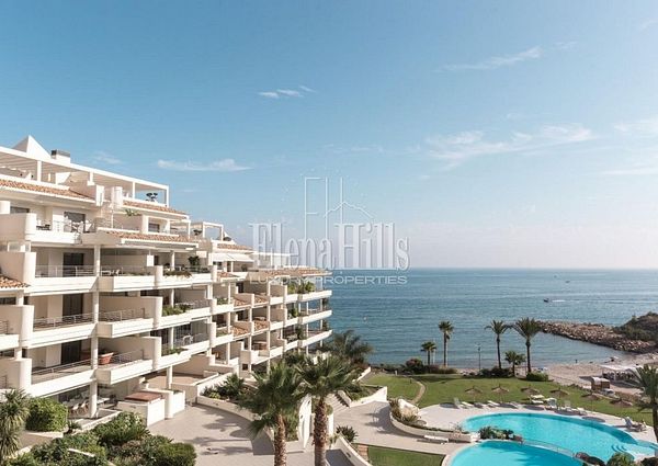 Apartment on the beachfront with jacuzzi in a luxury residential in Mascarat, Altea, Alicante