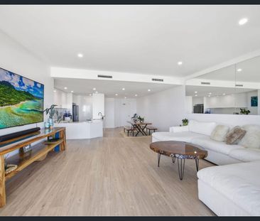 Stunning Elevated Living with 180° Ocean, Hinterland & Skyline Views - Photo 2