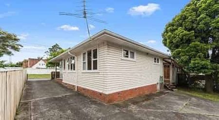 Easy Access to Motorway, Sunny Full sized site - Photo 4