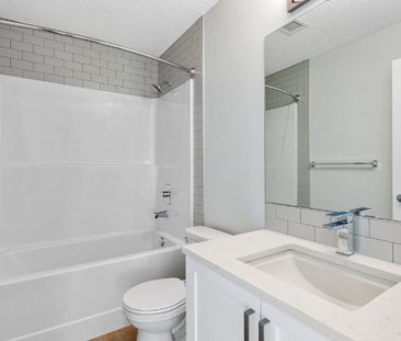 2412-33 Carringham Gate Nw - Photo 3