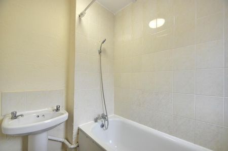 2 bedroom apartment - Photo 4