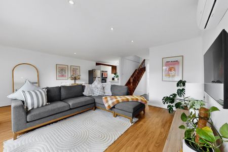 Effortless Living with Modern Appeal - Photo 2