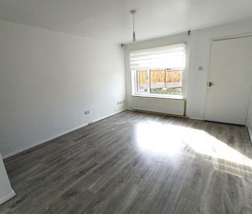 2 bedroom semi-detached house to rent - Photo 2
