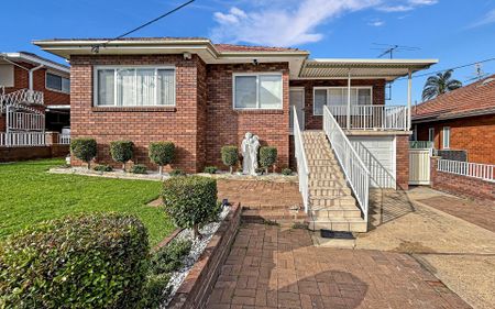 Spacious Family Home / Includes Gas - Photo 3