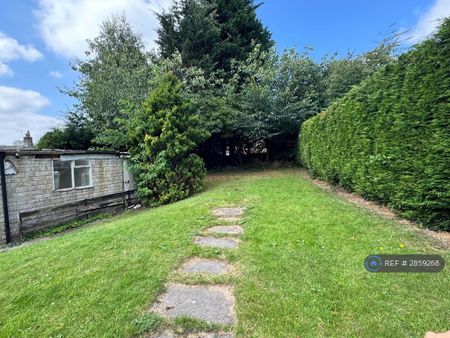 4 bedroom bungalow to rent - Photo 2