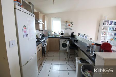 2 bedroom apartment to rent - Photo 2