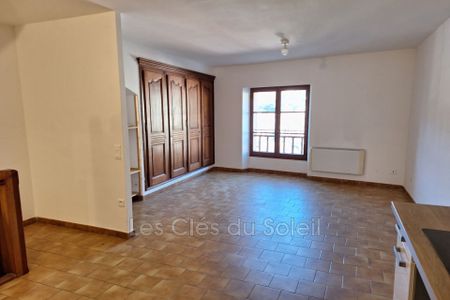 Location maison 3 chambres 83 m² Le Revest-les-Eaux - Photo 3