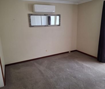 Comfortable home in great location - Photo 6