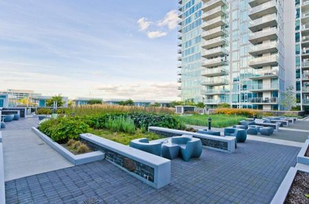 Stunning 23rd Floor Showpiece In The Exclusive Pulse Sky Garden. Heat And Water Incl. - Photo 2