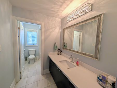 For Lease - 39 Giardina Crescent, Richmond Hill, Ontario - Photo 4