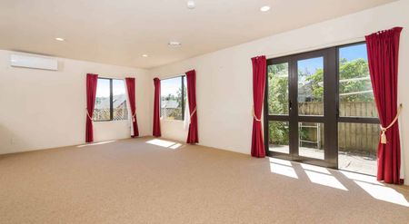 Townhouse in good location - Photo 4