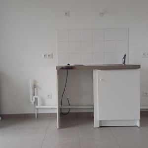 location Appartement T1 DE 27.87m² À REIMS - Photo 2