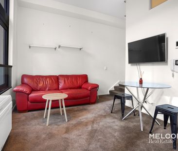 FURNISHED ONE-BEDROOM IN THE HEART OF... - Photo 1