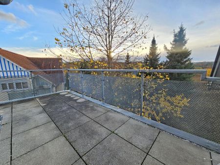 Super schöne 4-Zimmer Wohnung im Grünen mit Balkon komplett renoviert - Photo 2