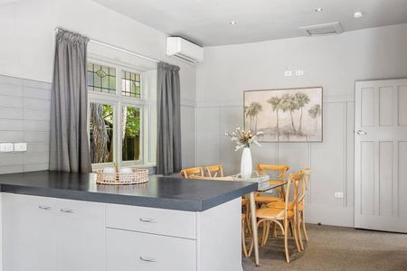 Family Home on Nicholls - Photo 3