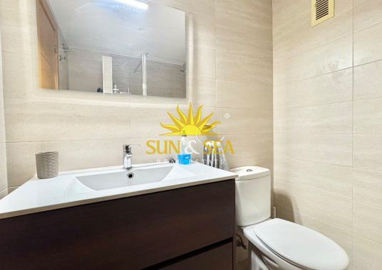 3-BEDROOM APARTMENT JUST A FEW METRES FROM THE BEACH IN GUARDAMAR DEL SEGURA