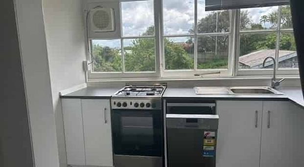 Great Kingsland Villa - Photo 1