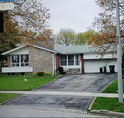 For Lease - 32 Rosscowan Crescent, Toronto, Ontario - Photo 1