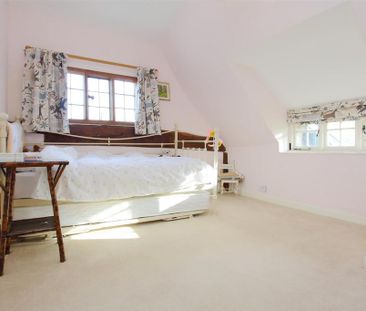 4 bedroom detached house to rent - Photo 5