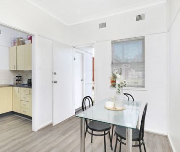 Renovated Two Bedroom Home - Photo 2