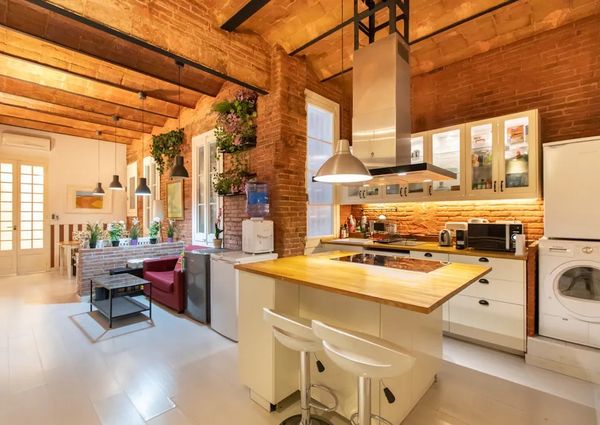 Ronda de Sant Antoni, Barcelona, Catalonia 08001