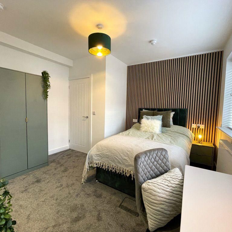 1 bedroom in a house share to rent - Photo 1