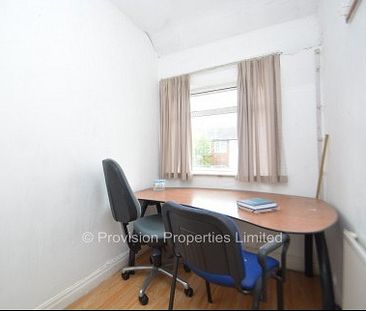 3 Bedroom Student Rentals Leeds - Photo 1