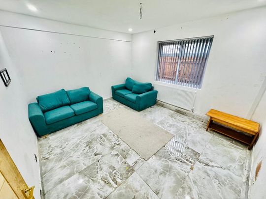 5 bedroom terraced house to rent - Photo 1