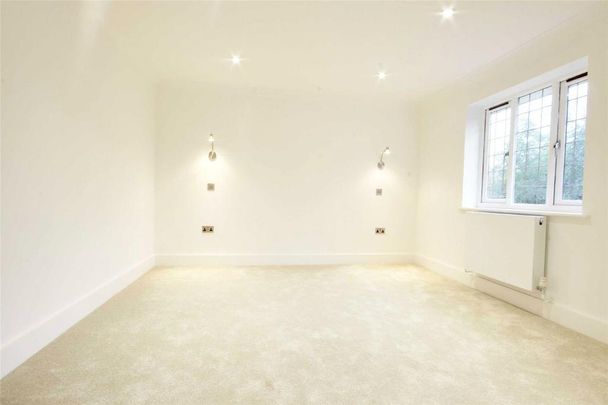 5 bedroom detached house to rent - Photo 1