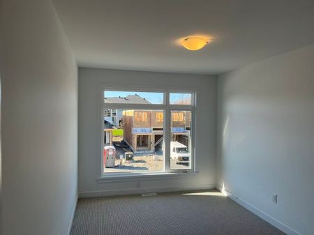 For Lease - 860 Hummock Way, Kanata, Ontario - Photo 4