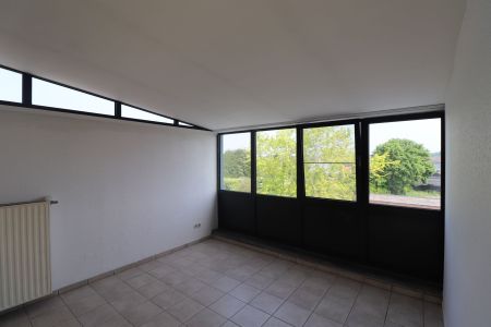 Een appartement op de 2de verdieping met 2 slaapkamers, veranda en garage. - Foto 5