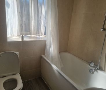 Room in a Shared House, Burnley Road, NW10 - Photo 6