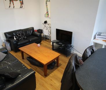 Wrangthorn Terrace, Hyde Park, LS6 1HH, Leeds - Photo 6