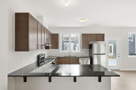 For Lease - 216 Ryan Reynolds Way, Orleans - Convent Glen and Area, Ontario - Photo 3