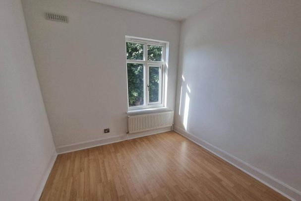 3 bedroom end of terrace house to rent - Photo 1