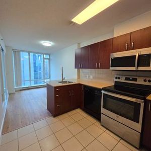 Renovated 1 Bedroom + Den at the Hudson - Photo 2