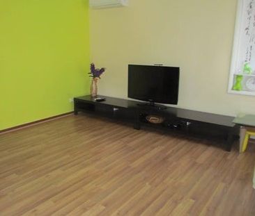 Great Two Bedroom Townhouse - Photo 4