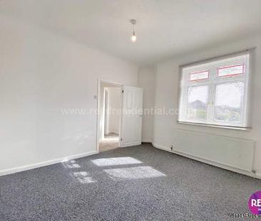 2 bedroom property to rent in Leigh On Sea - Photo 2