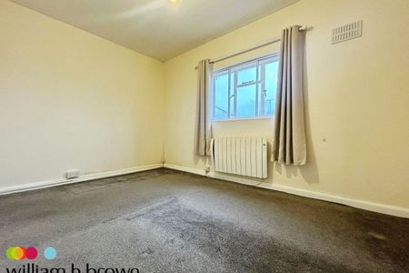 High Street, HALSTEAD - Photo 2