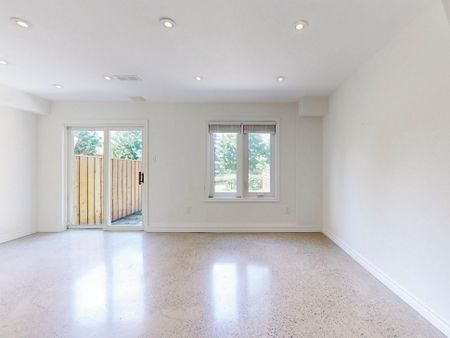 For Lease - 16 Stiles Avenue, Aurora, Ontario - Photo 5